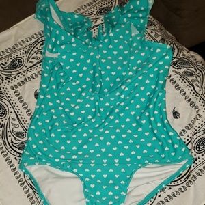 Girl's swimsuit